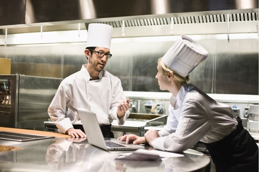 Het Belang van Tijdig Factureren in de Cateringindustrie met Catermonkey