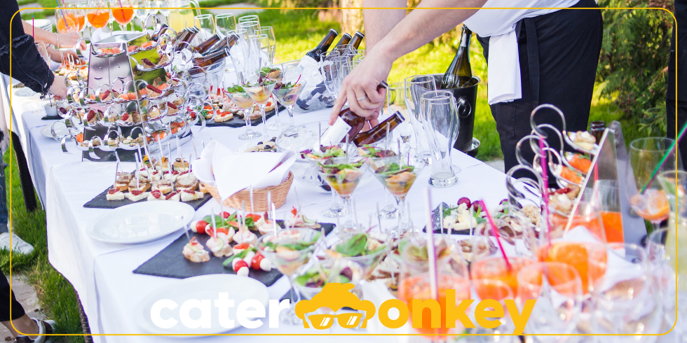Hoe kan ik snel het aantal gasten per evenement berekenen en aanpassen