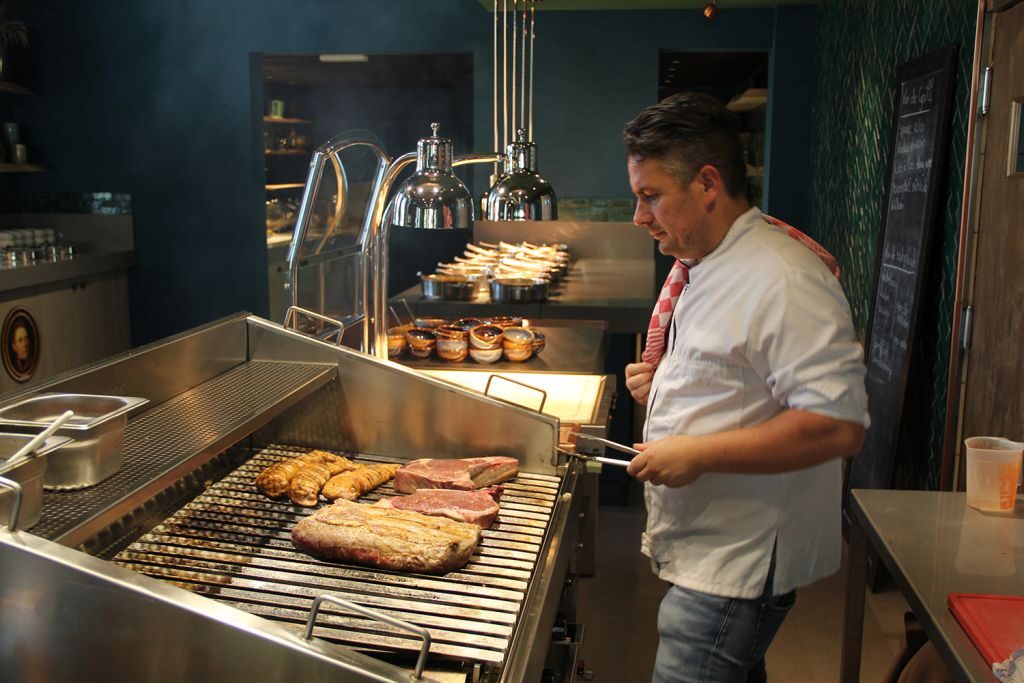 Efficiënter werken, zeker voor de afhaal, bij De Gouverneur
