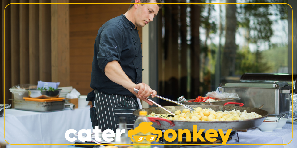 Hoe kan ik snel een rapport genereren van de omzet van afgelopen maand voor mijn cateringbedrijf