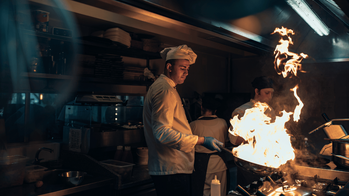 two-young-chefs-in-their-food-truck-business-2023-01-25-13-16-39-utc Bedrijf vs Festival