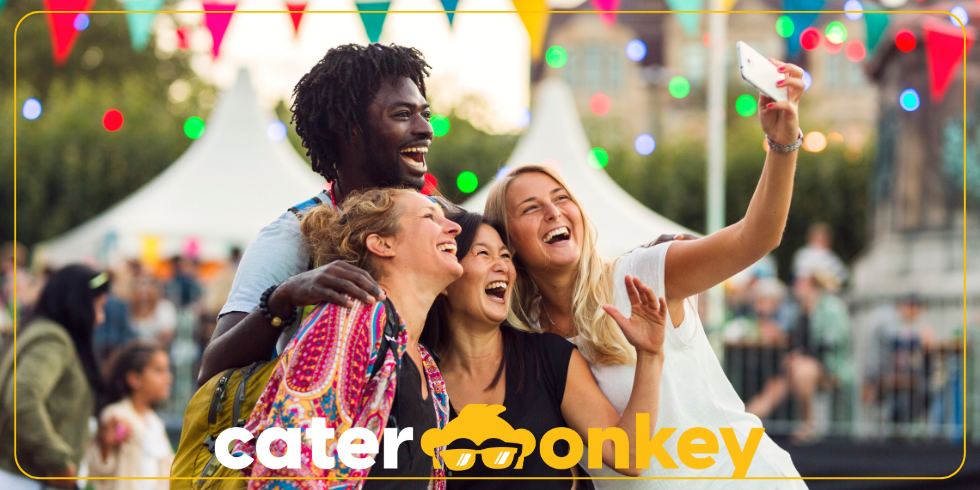 two-young-chefs-in-their-food-truck-business-2023-01-25-13-16-39-utc Bedrijf vs Festival